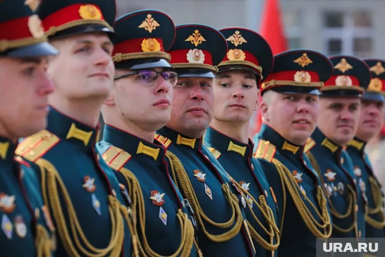 Военный парад в Крыму отменили из-за вопросов безопасности, сообщил Сергей Аксенов