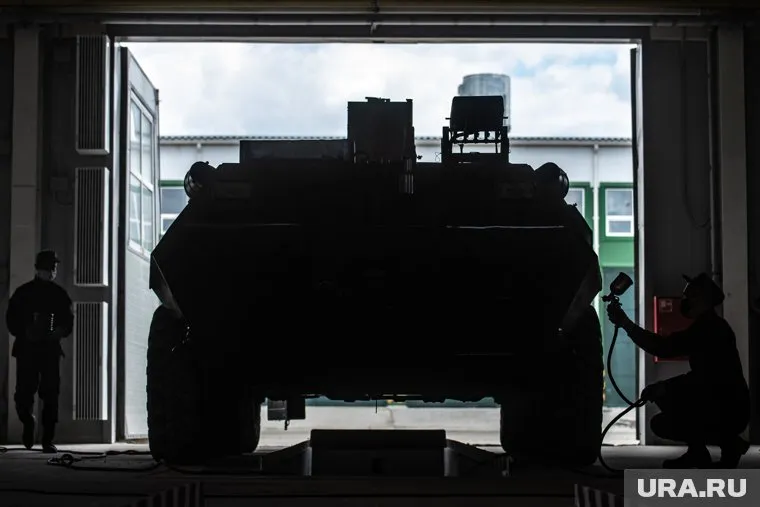 Бойцы дают названия танкам «Уралвагонзавода»