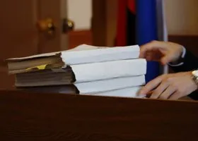 На врио замгубернатора Курской области и его подельников завели четыре дела