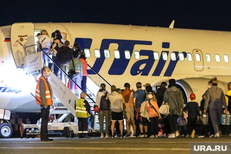 Пассажирам не предоставили питание и воду, но представитель Utair утверждает обратное