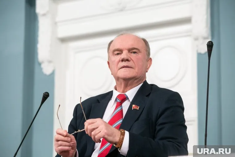 По мнению Зюганова, Жириновский занимается саморекламой