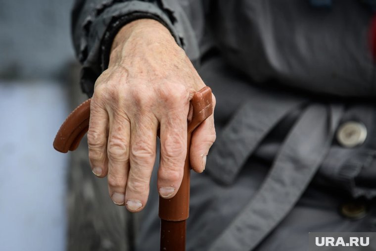 На Ямале пенсионерка, надеясь на допвыплату, отдала аферистам более 1 млн рублей