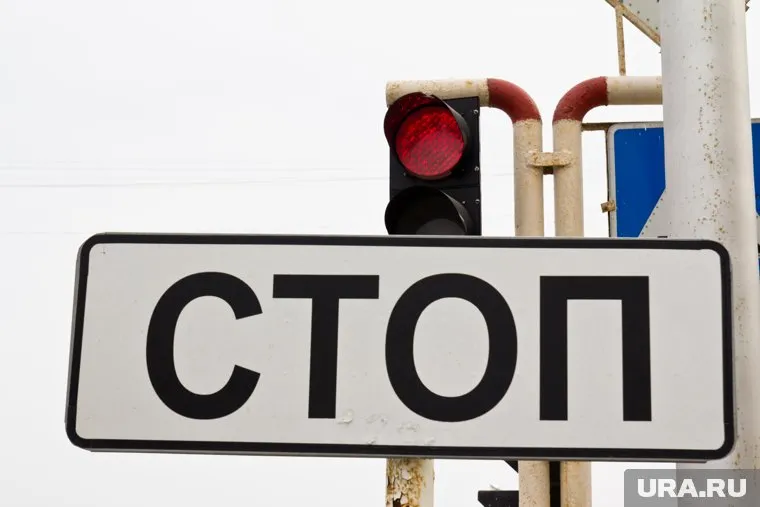 Водитель авто был оштрафован за то, что выехал на запрещенный сигнал светофора