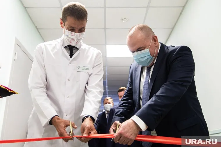 Андрей Карлов (справа) планирует реформировать Медицинскийинформационно-аналитический центр