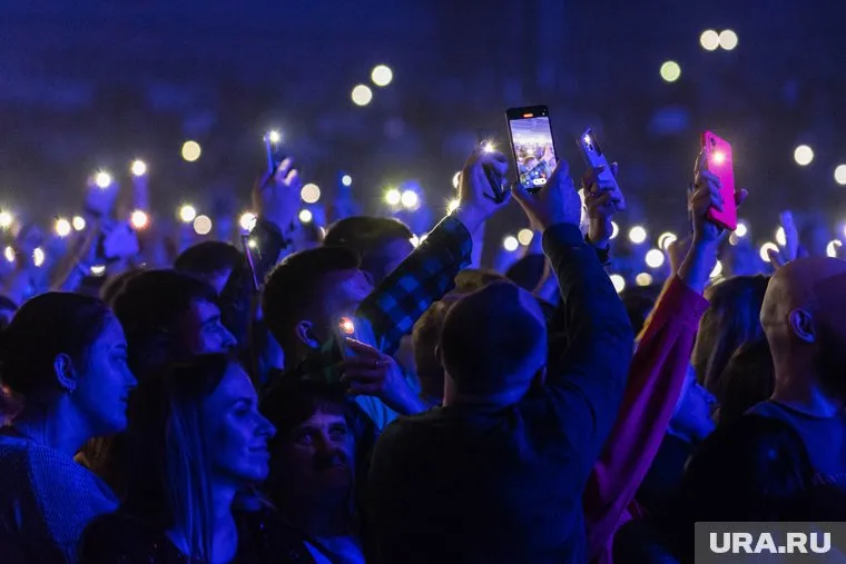 Послушать звезд 90-х можно будет только в октябре
