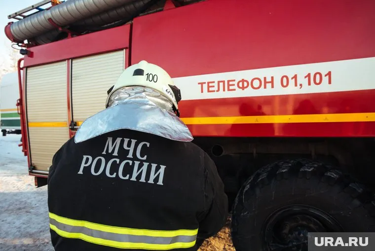 Спасатели эвакуировали из задымленного здания всех жильцов