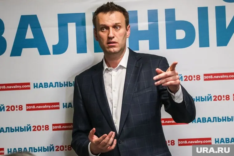 Омские врачи делают все, чтобы спасти Алексея Навального, отметил Дмитрий Песков