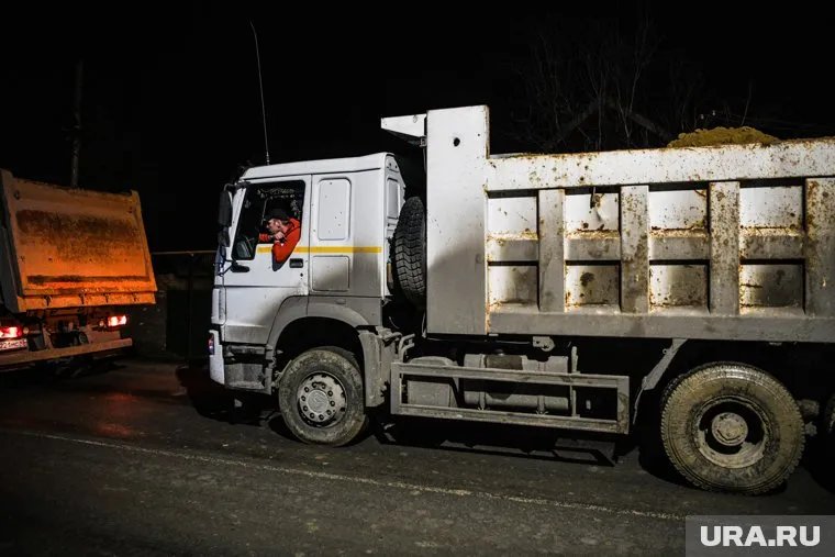 Коммунальщики ликвидировали аварию на трубопроводе и восстановили водоснабжение в Кургане