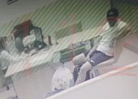 В Сбербанке в Тюмени удерживают трех заложников