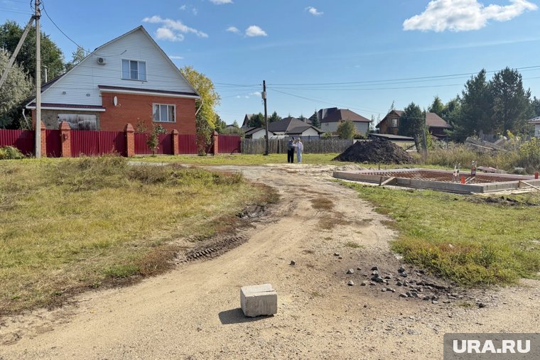 «Ни скорой, ни пожарной не подъехать»: власти Кетовского округа продали дорогу у дома пенсионера