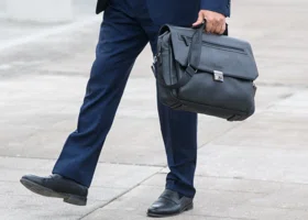 Бизнес, помощь бездомным и суды: справка на задержанного владельца «рабочего дома» из Екатеринбурга