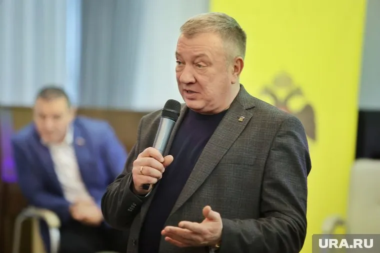 Депутату Госдумы Гурулеву вручили патрон-медальон за поддержку бойцов СВО