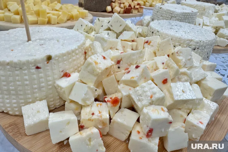 Сыры с пряностями оказались под запретом из-за сомнительной лаборатории, которая их проверила 