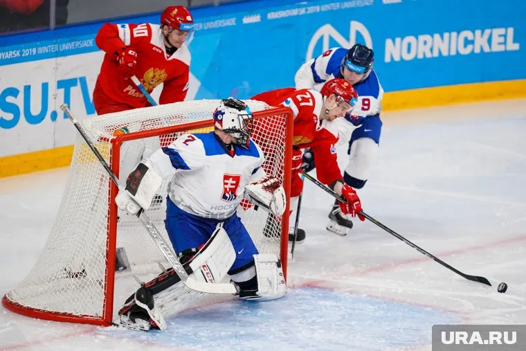 Дмитрий Колготин (№40) забросил шайбу, которая определила победителя финала Универсиады