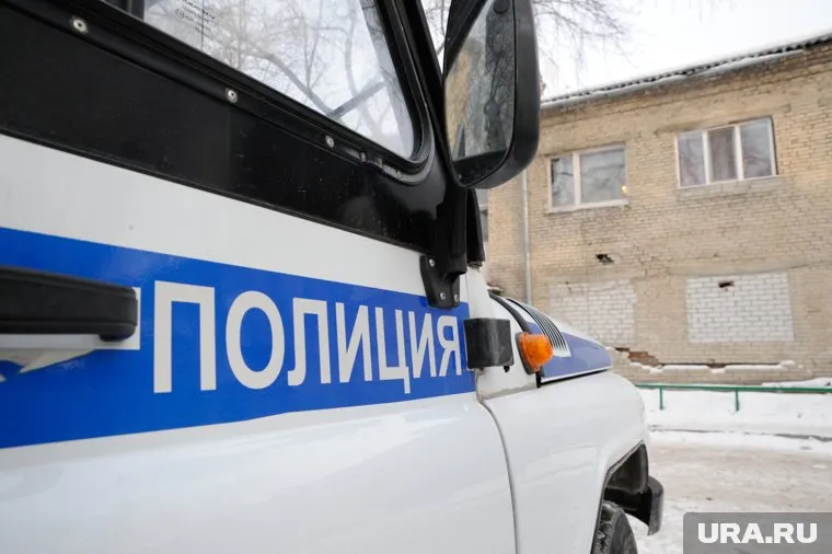 Полицейский открыл огонь по машине, водитель которой не желал останавливаться