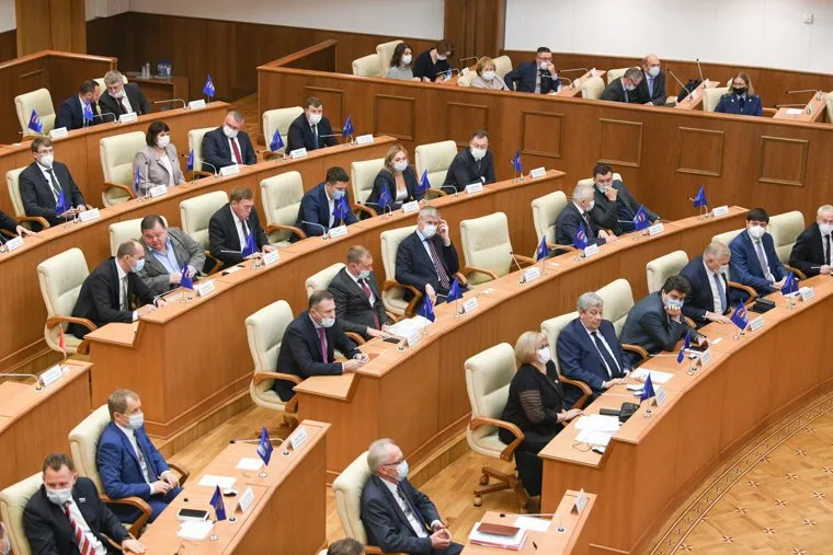 Первое заседание депутатов восьмого созыва Законодательного собрания СО. Екатеринбург 