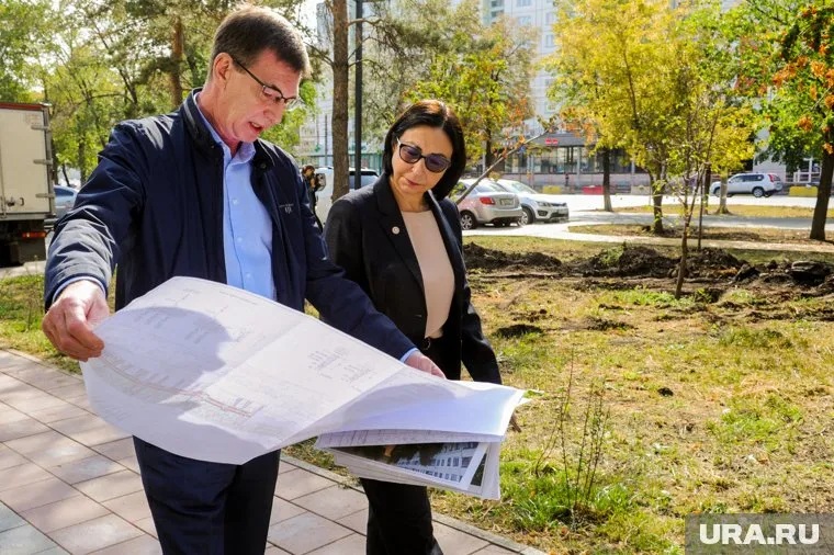 Сергею Антипову поручено продолжить благоустройство главной улицы района (фото из архива)