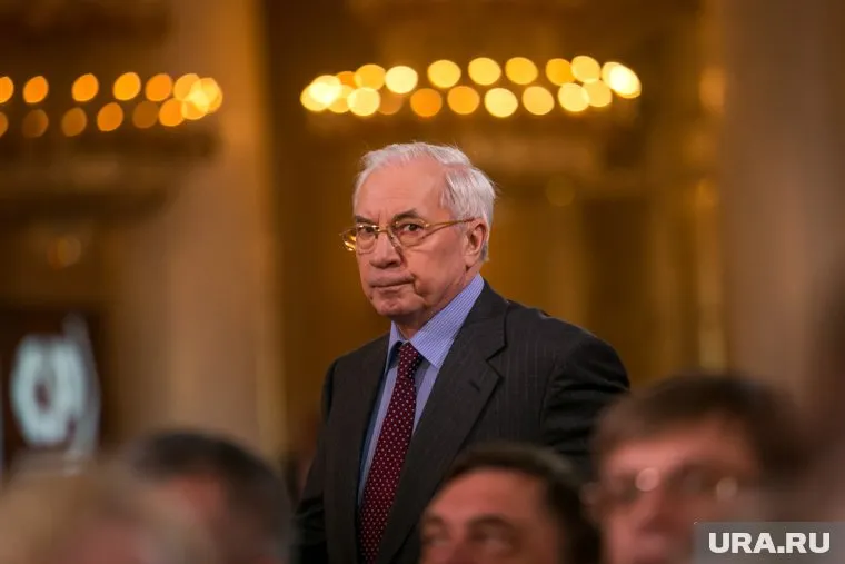 Николай Азаров назвал Зеленского слабой политической фигурой