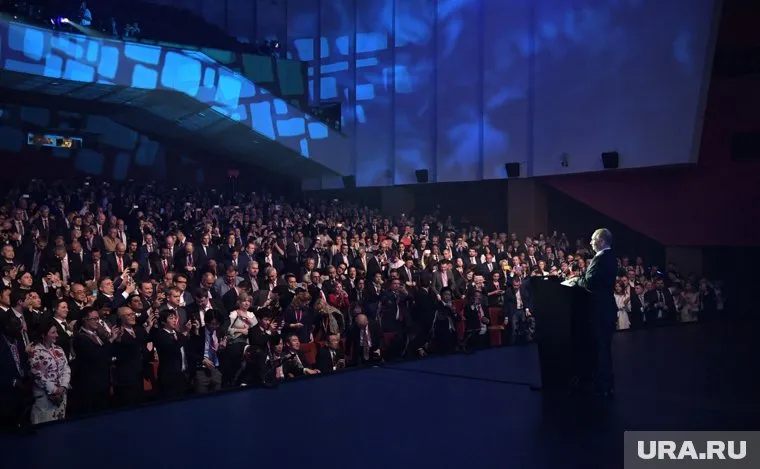 Владимир Путин обрадовал каждого участника "Иннопрома". Ведь с его приездом статус выставки сразу вырос