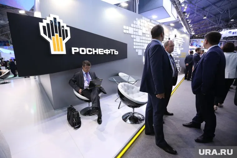 В январе 2013 года капитализация Роснефти достигала $96 млрд. После девальвации рубля стоимость акций компании упала до $35,6 млрд