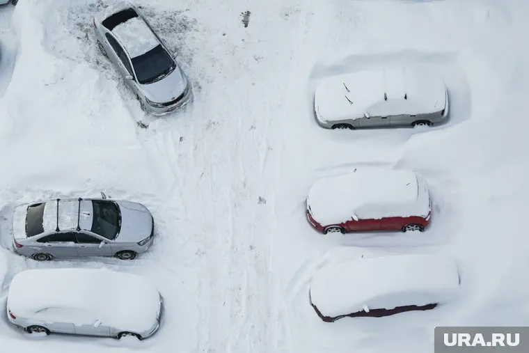 Снег во дворе - проблема управляющей компании