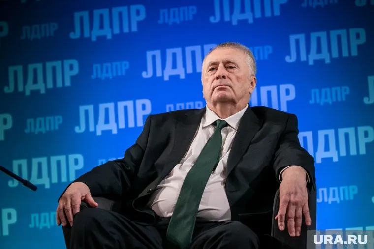 За инфицирование коронавирусом будут наказывать на срок от 3 до 7 лет, считает Владимир Жириновский