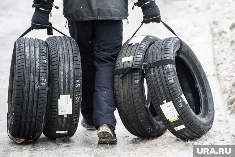 Зимние шины — автомобильные шины, специально разработанные для использования в холодное время года при температуре ниже +7 градусов Цельсия
