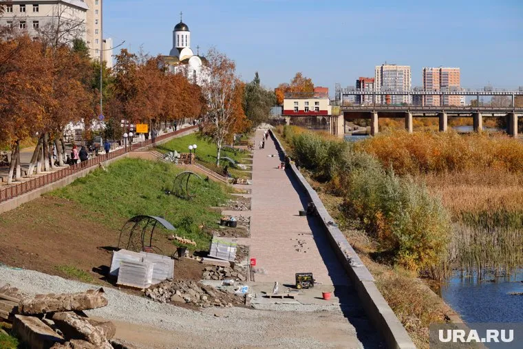 Старую плитку с курганской набережной отправят на другие дорожки города