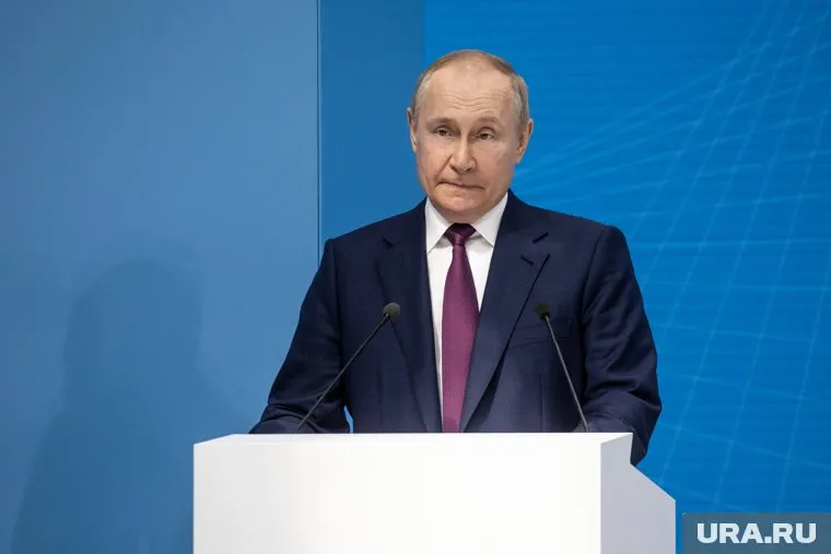 Владимир Путин встречает Рождество на богослужении в Благовещенском соборе Московского Кремля