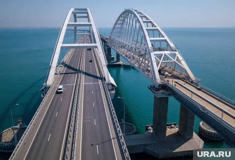 Ожидание в пробке на подъезде к Крымскому мосту - четыре часа