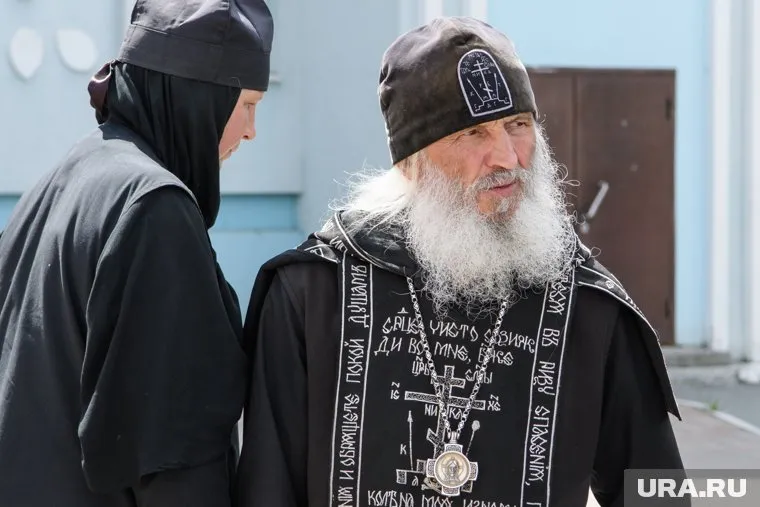 Сторонники отца Сергия пришли поддержать его