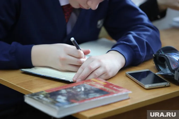 Курганские школьники написали письма военнослужащим, участвующих в спецоперации на территории Украины