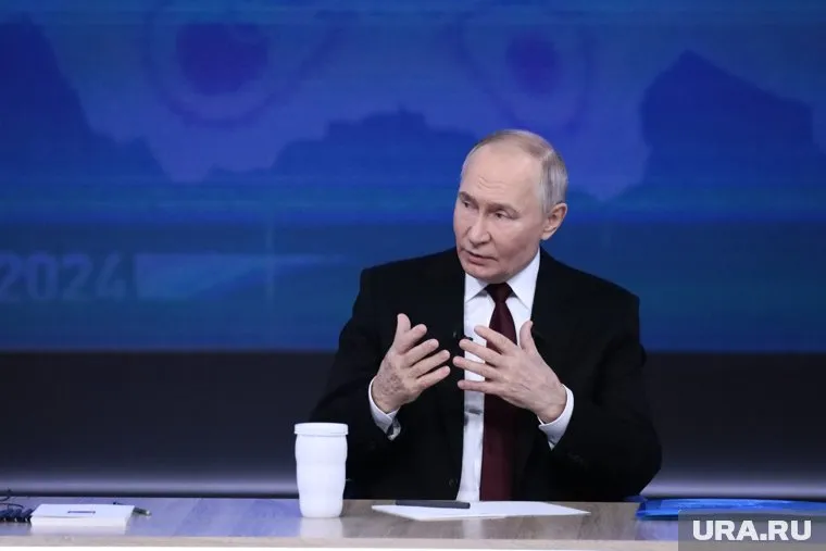 Россия сталкивается со сложностями в демографии, заявил Путин