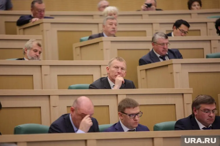 Уйти из СовФеда могут сразу три сенатора