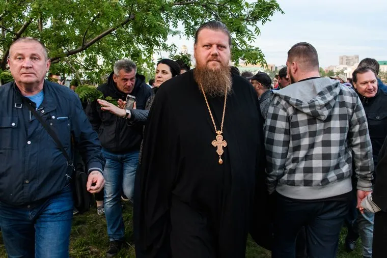 Третий день протестов против строительства храма Св. Екатерины в сквере у театра драмы. Екатеринбург