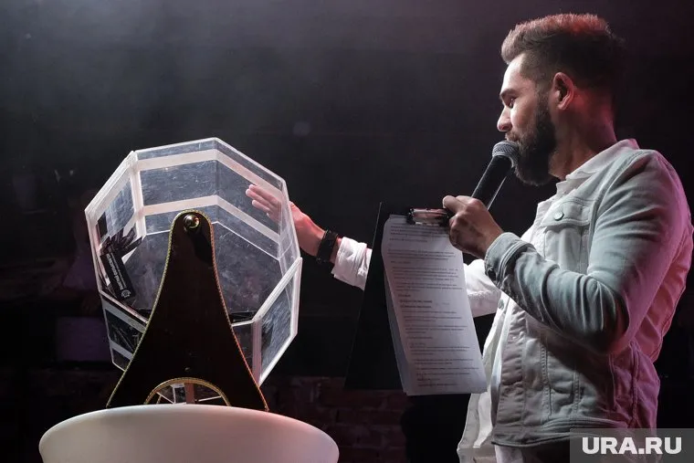 500 вакцинированных россиян получат по 100 тысяч рублей каждый