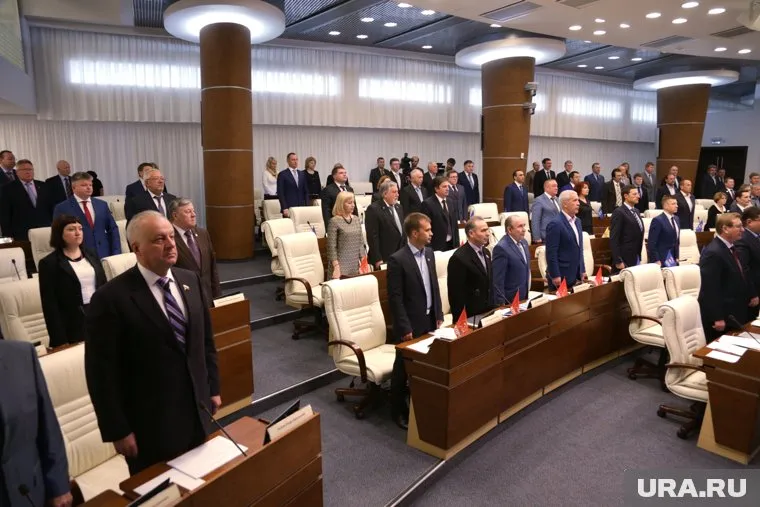 Сколько депутатов удастся собрать на внезапное заседание — непонятно