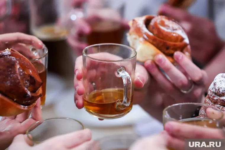 Листья чая содержат специальные полифенолы, которые снижают риск развития сердечных заболеваний, уточнила врач Галина Емельянова  