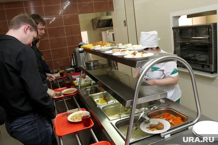 Столовая - одна, питание - разное