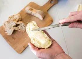 Как отличить настоящее сливочное масло от фальсификата