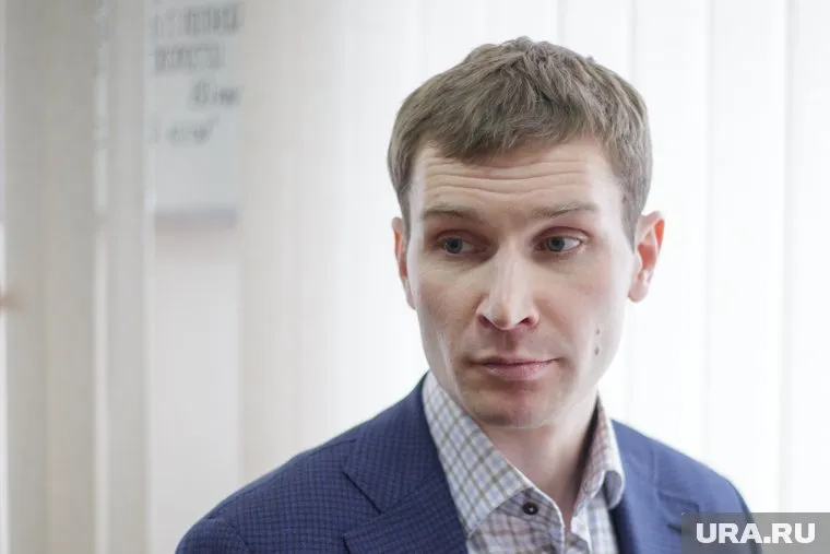 Николай Наумов рассказал Урганту о деревянной букве П, которая находится рядом с вокзалом Пермь II