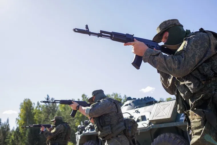 Тренировка добровольцев перед отправкой в Украину. Свердловская область