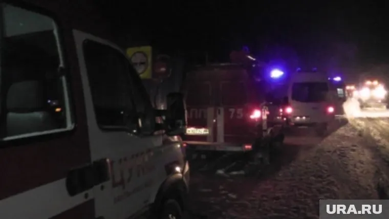 К месту аварии подъехало полтора десятка машин скорой