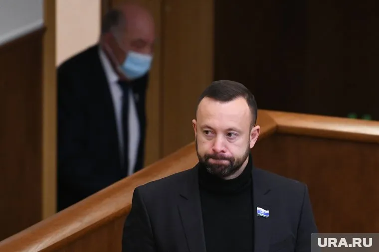 Алексей Коробейников принес присягу депутата свердловского заксобрания