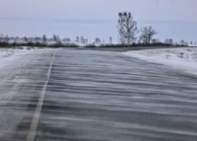 Власти ЯНАО призывают жителей не выезжать на загородные трассы