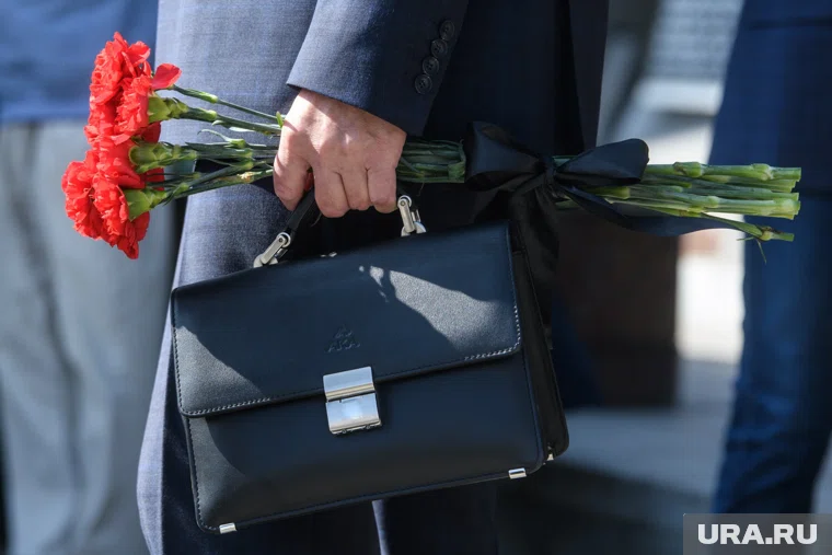 С ним простятся на родине — в поселке Гыда