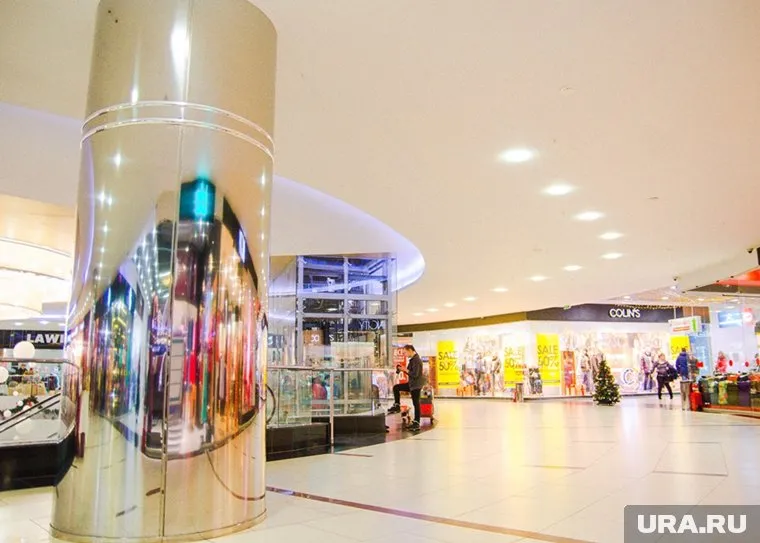 Более 30 магазинов, которые сейчас работают в торговом центре, сохранят за собой места