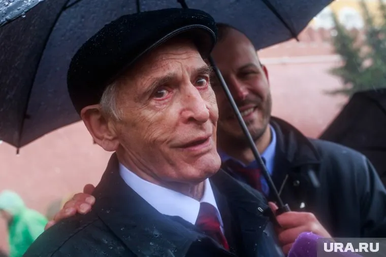 Василий Лановой дал совет коллеге по актерскому цеху