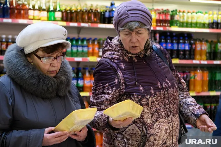 Некоторые россияне будут вынуждены покупать более дешевые продукты