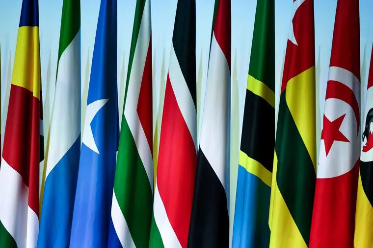 Президент России Владимир Путин на подписании документов по итогам саммита "Россия-Африка". Санкт-Петербург